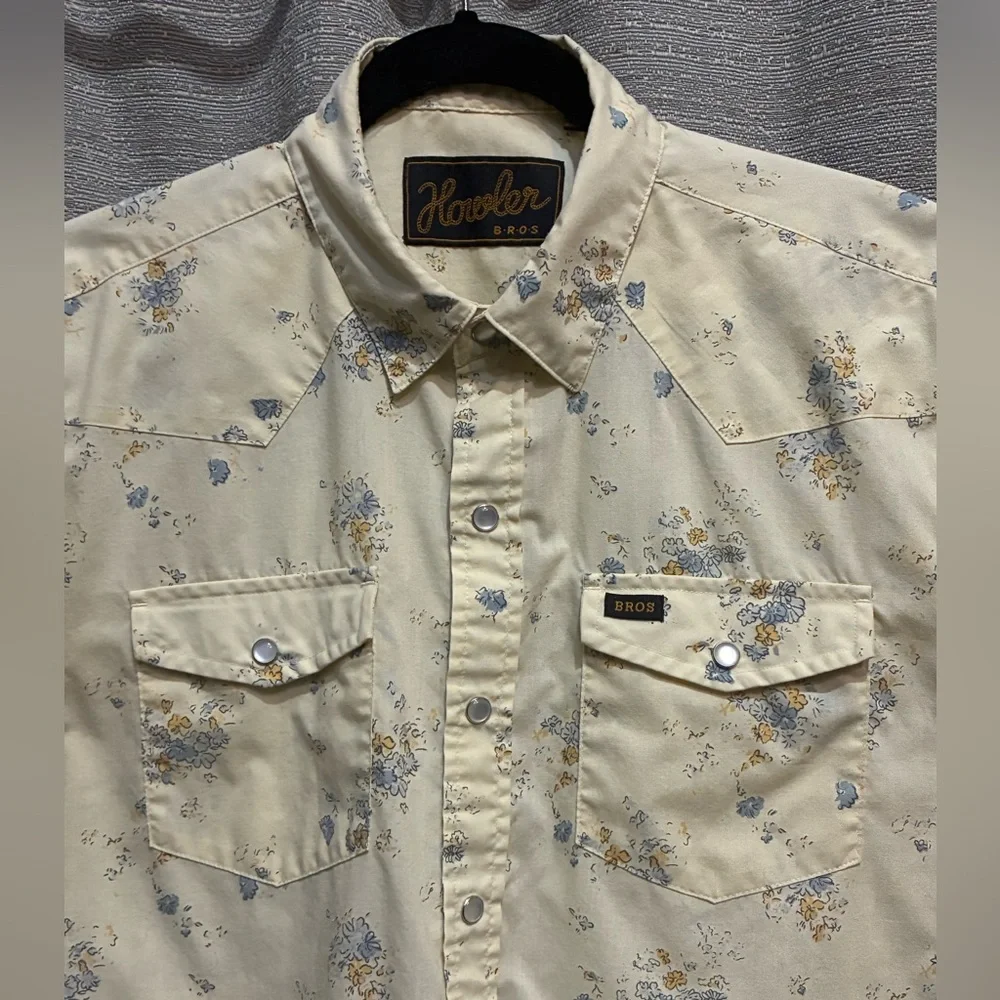 Howler Brothers Cream Floral Button Down Shirt - Medium - Picture 2 of 3